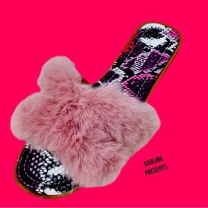 CAPE ROBBINS FUZZY FLUFFY SLIPPERS WOMEN COLOR PINK SIZE 9